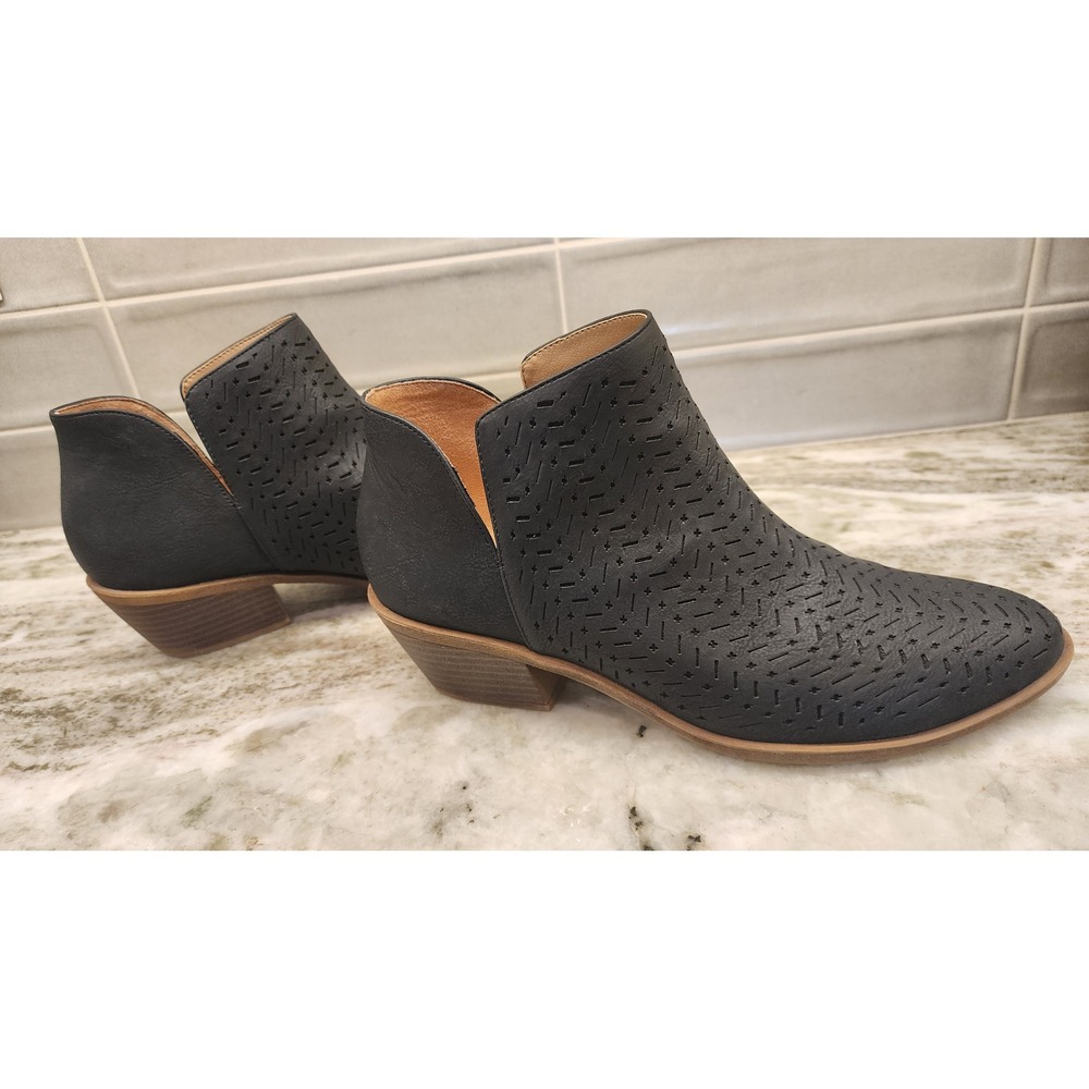 LifeStride Payton Ankle Boots Women 9.5W Black Perforated V-Cut Stacked Heel